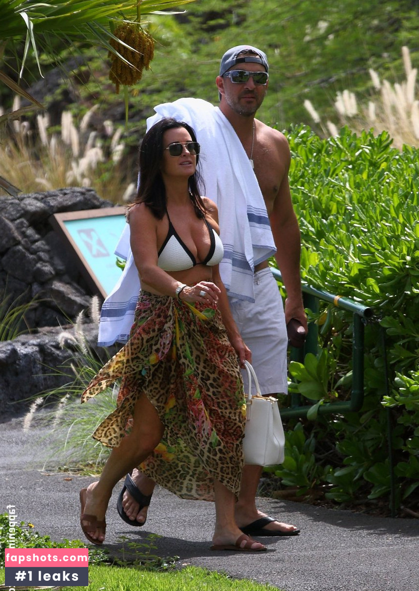 Kyle Richards Nude Leaks OnlyFans Photos #111 - LeakJerk