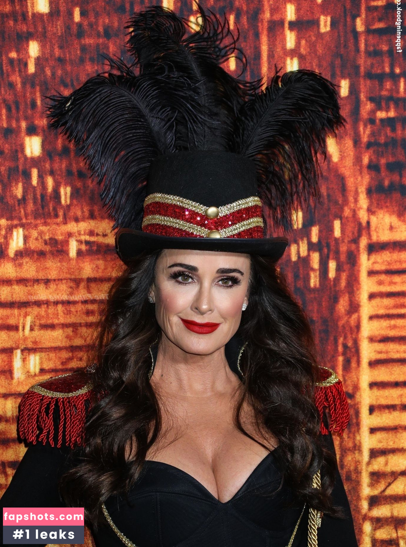 Kyle Richards Nude Leaks OnlyFans Photos #43 - LeakJerk
