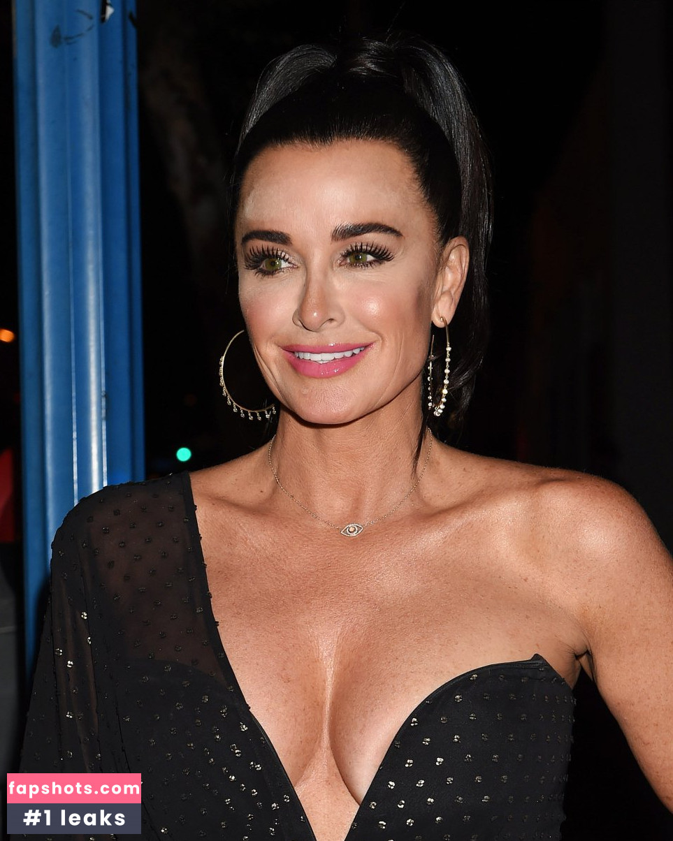 Kyle Richards Nude Leaks OnlyFans Photos #70 - LeakJerk