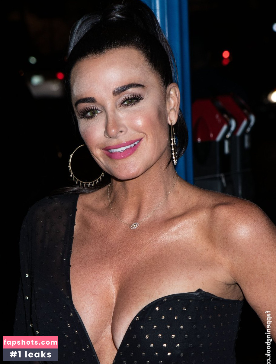 Kyle Richards Nude Leaks OnlyFans Photos #73 - LeakJerk