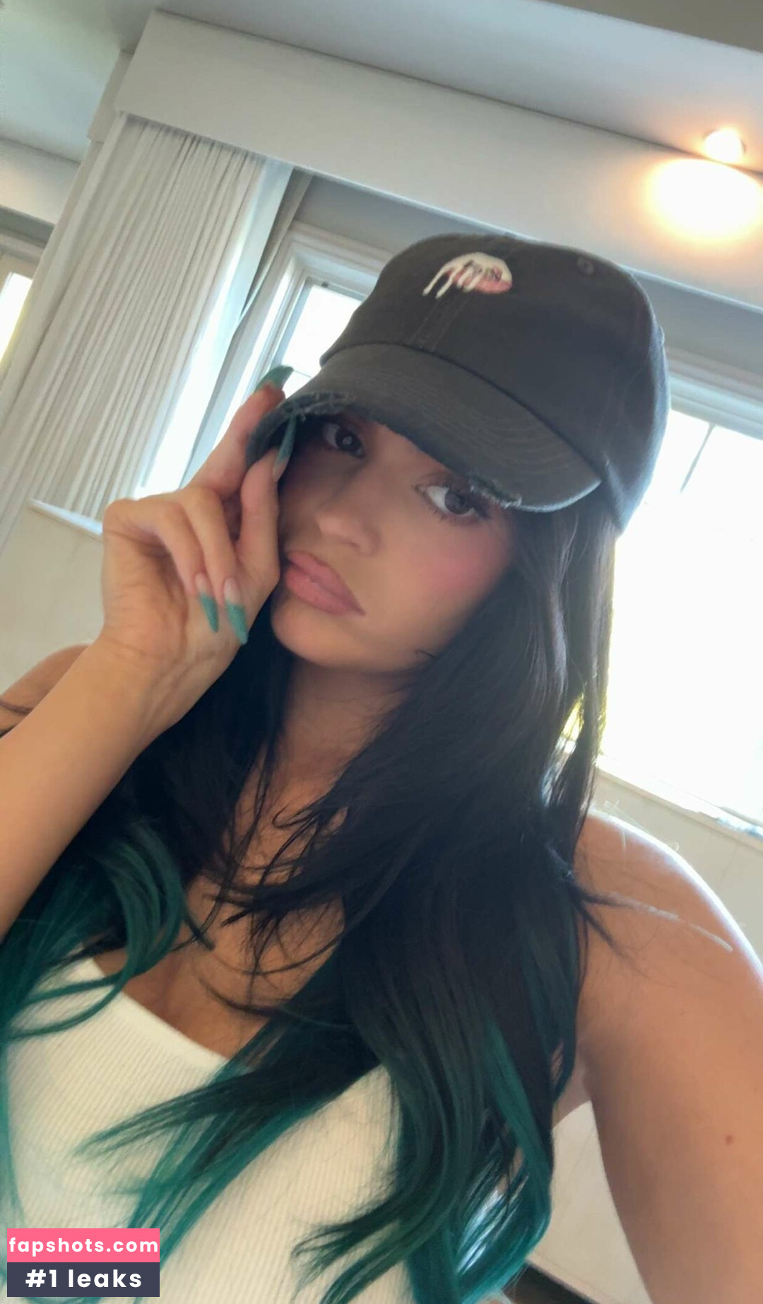 Kylie Jenner gallery photo #104