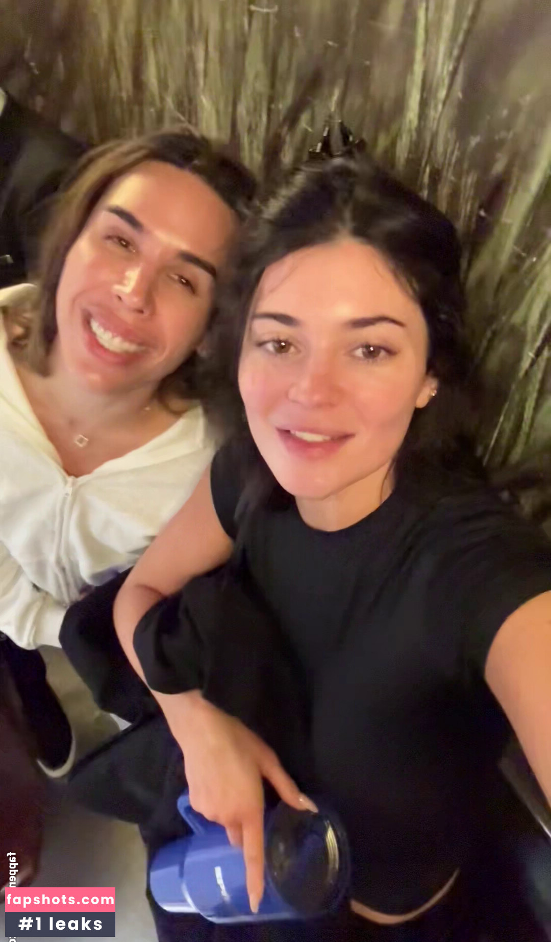 Kylie Jenner gallery photo #107