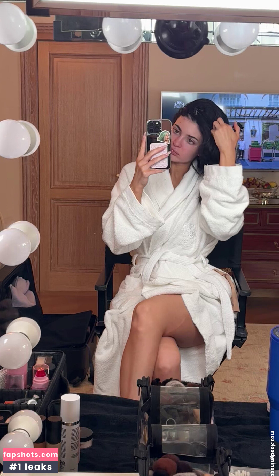 Kylie Jenner gallery photo #109