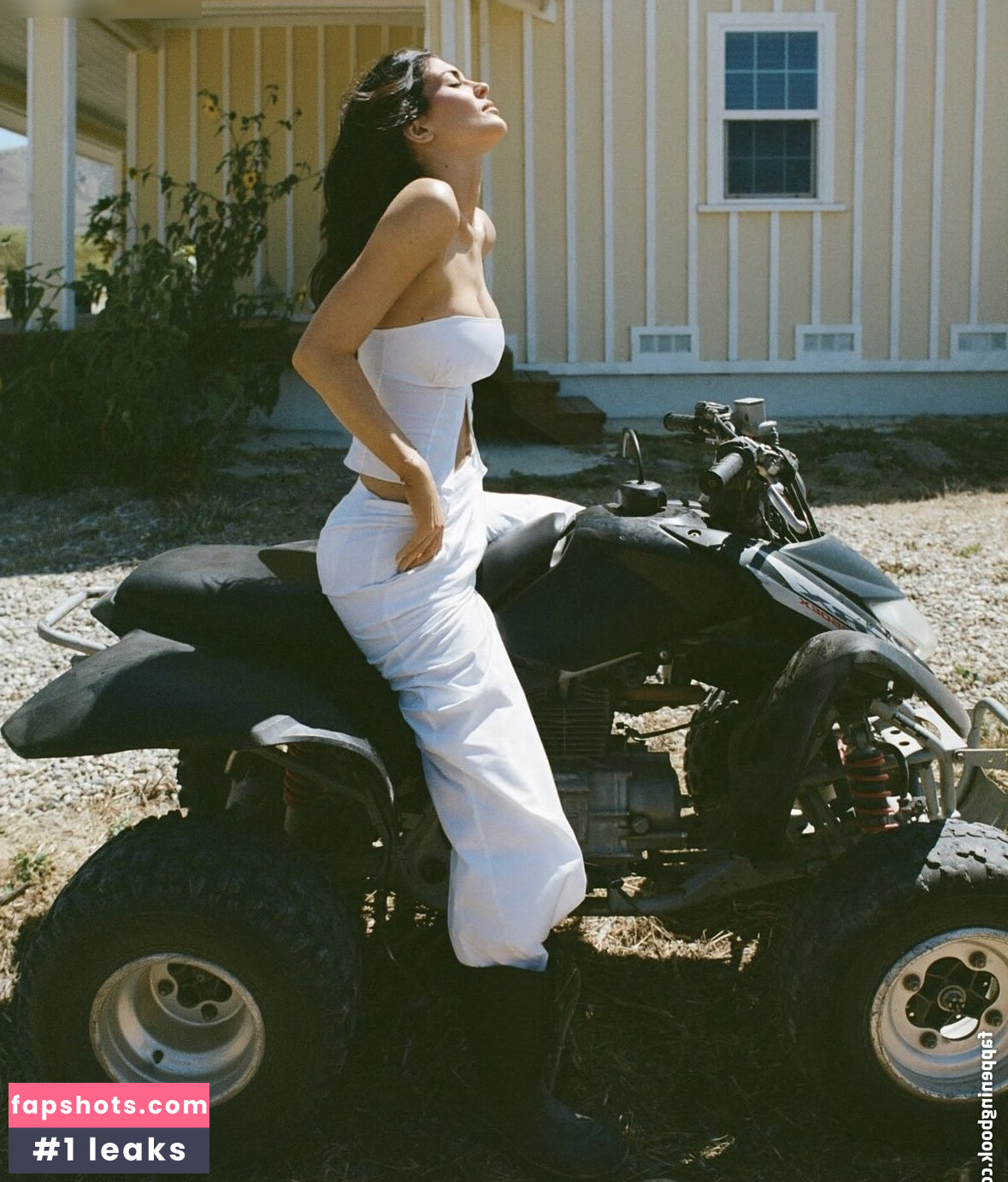 Kylie Jenner gallery photo #1113