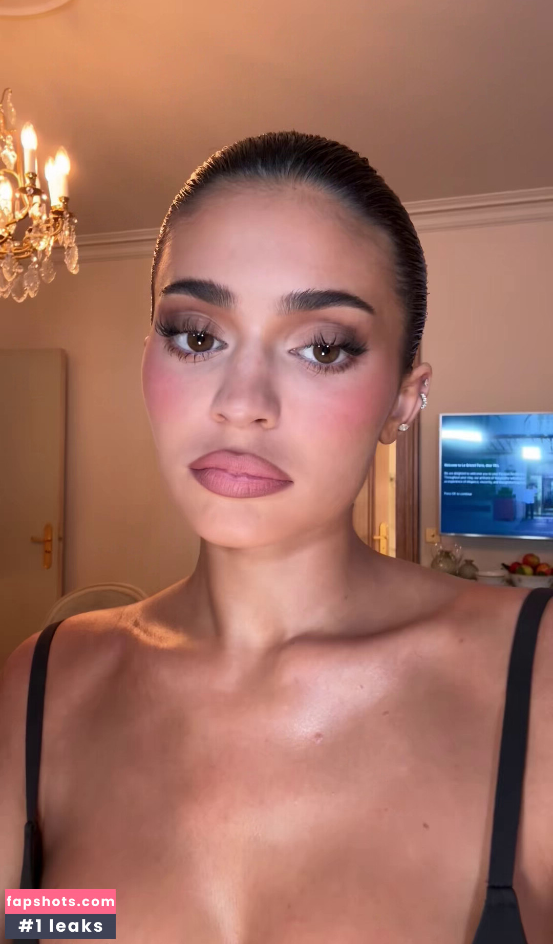 Kylie Jenner gallery photo #114