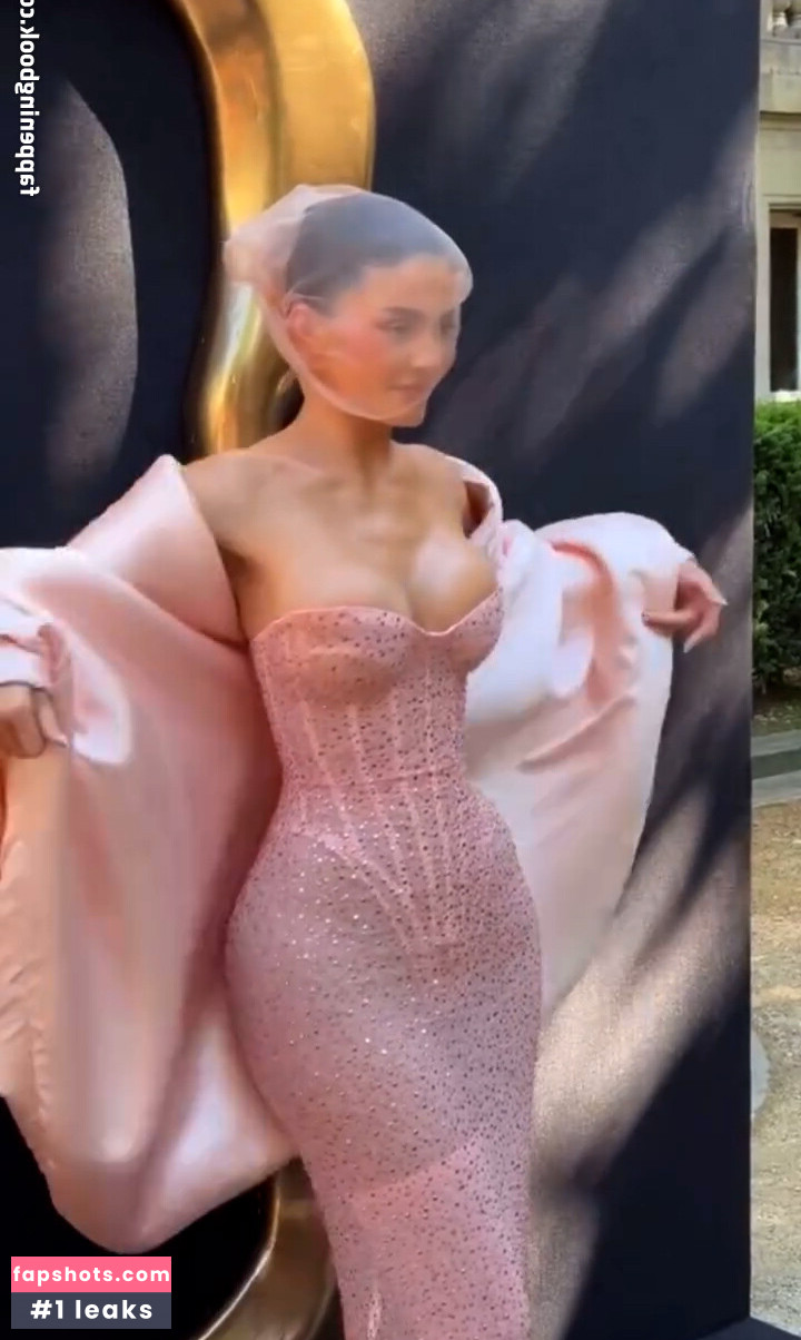 Kylie Jenner gallery photo #1164