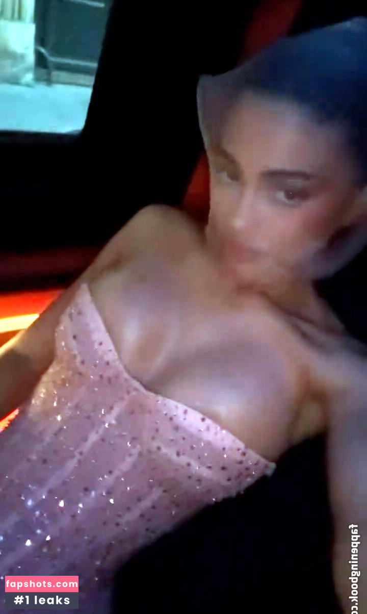 Kylie Jenner gallery photo #1167