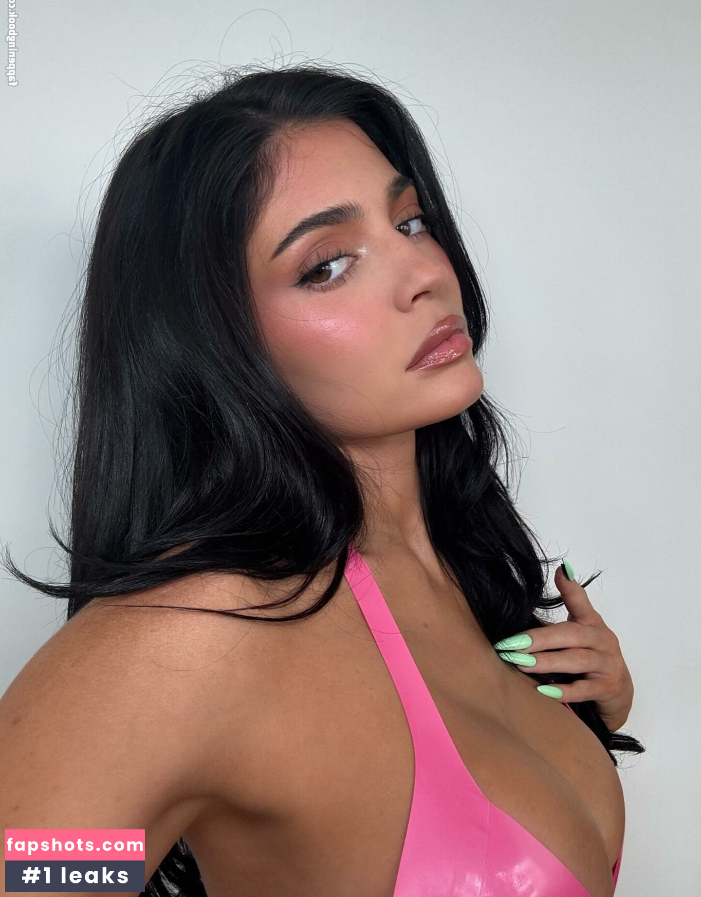 Kylie Jenner gallery photo #132