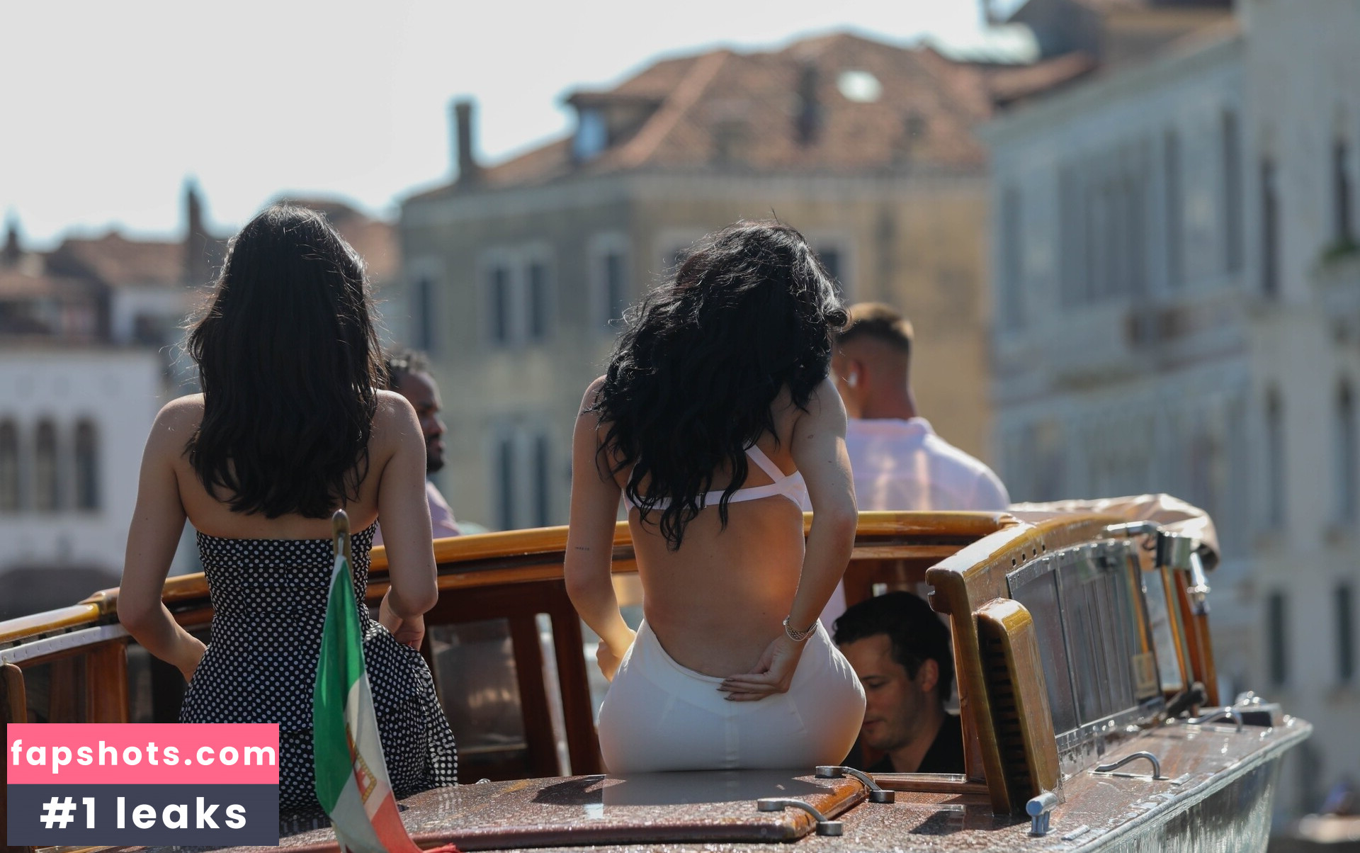 Kylie Jenner gallery photo #154