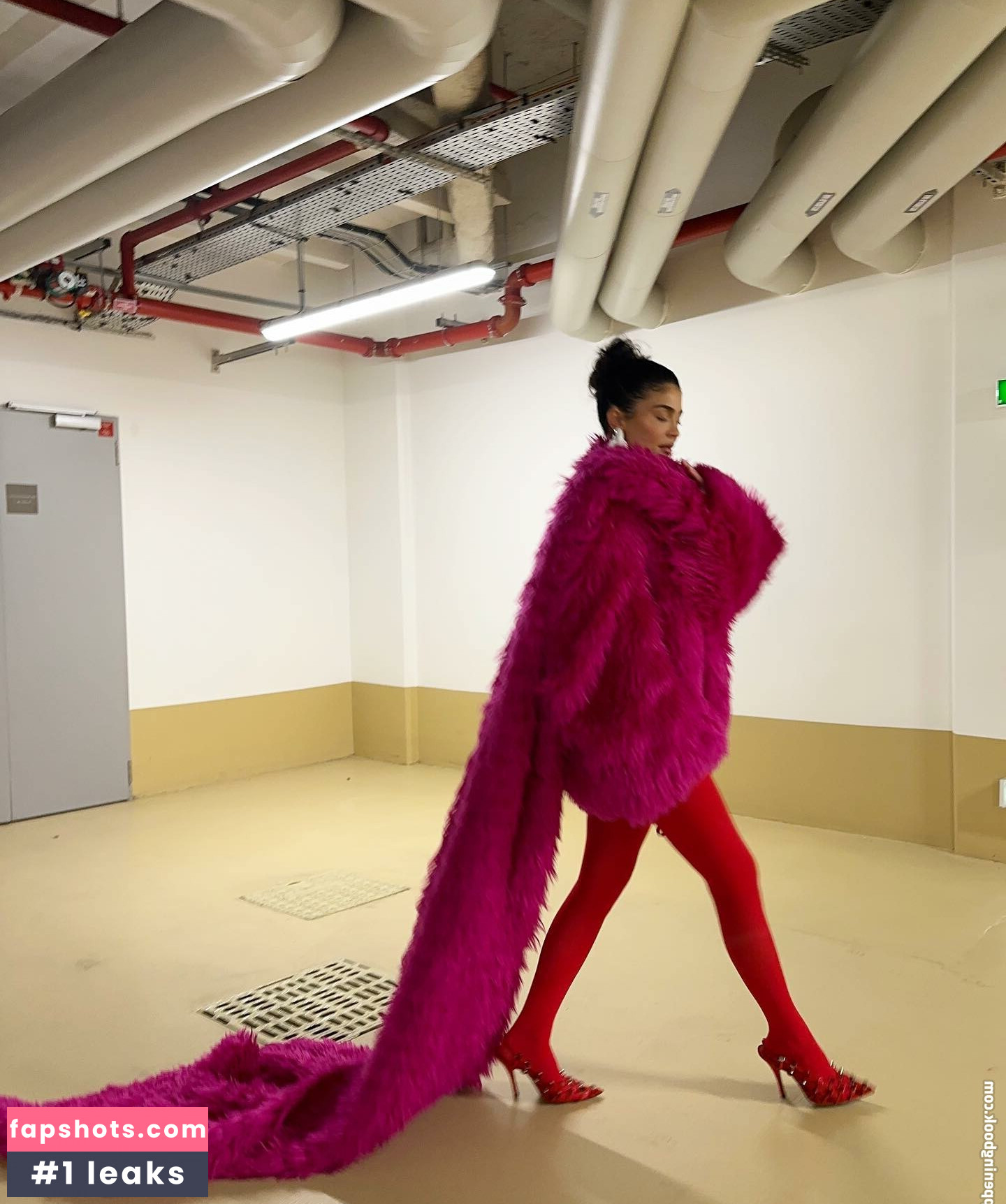 Kylie Jenner gallery photo #1541