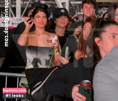 Kylie Jenner gallery photo #1561