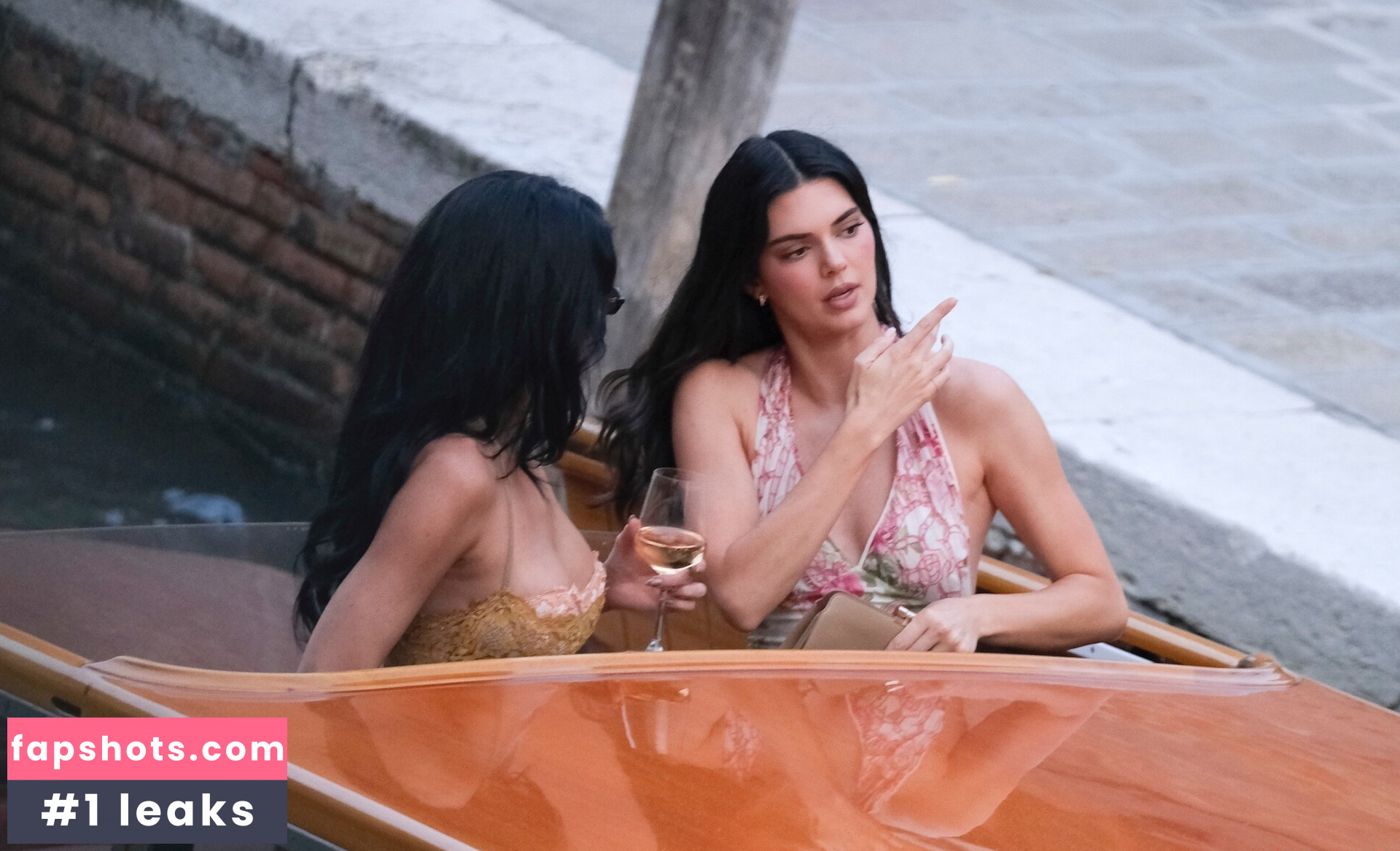 Kylie Jenner gallery photo #158