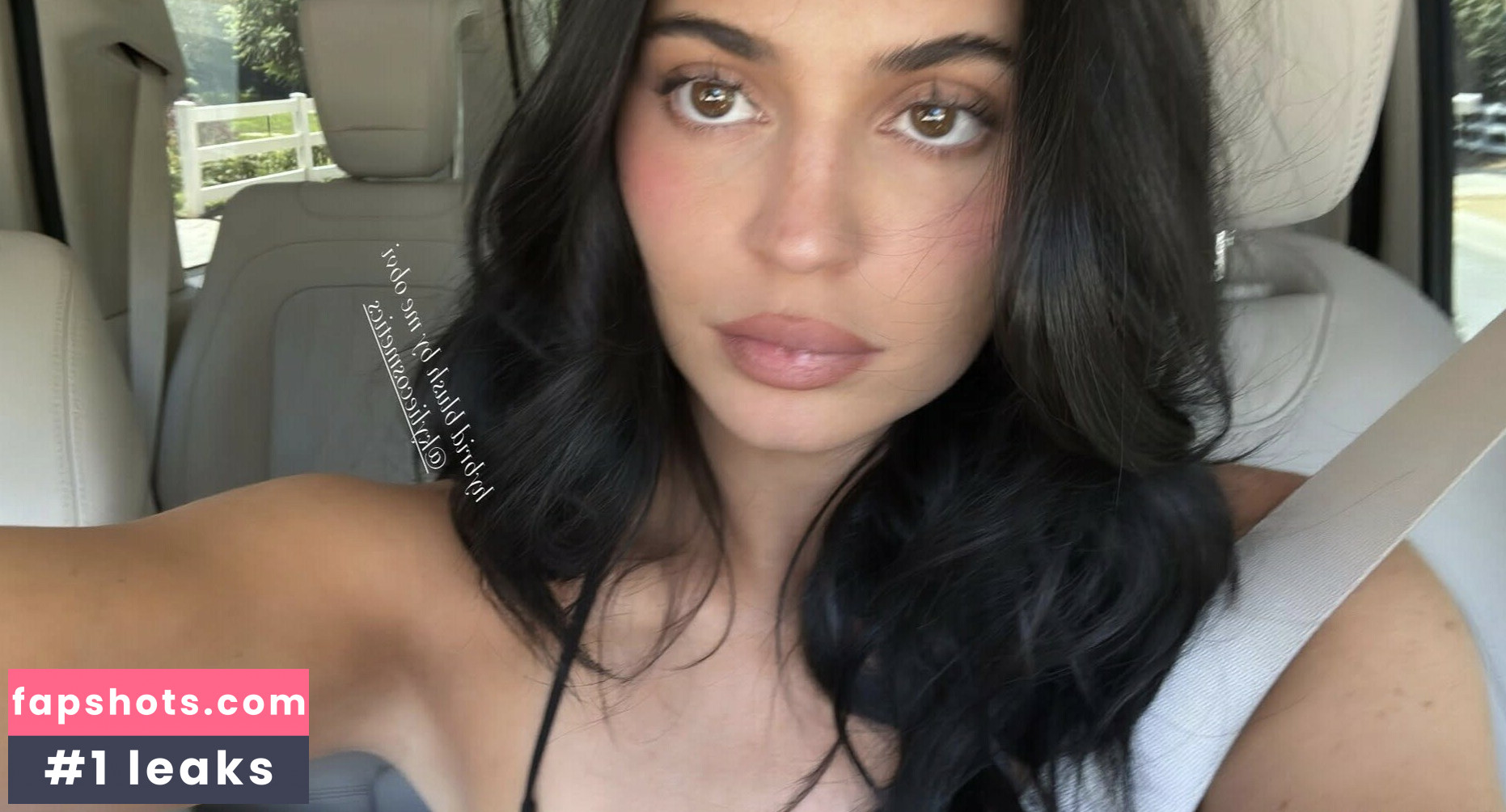 Kylie Jenner gallery photo #163