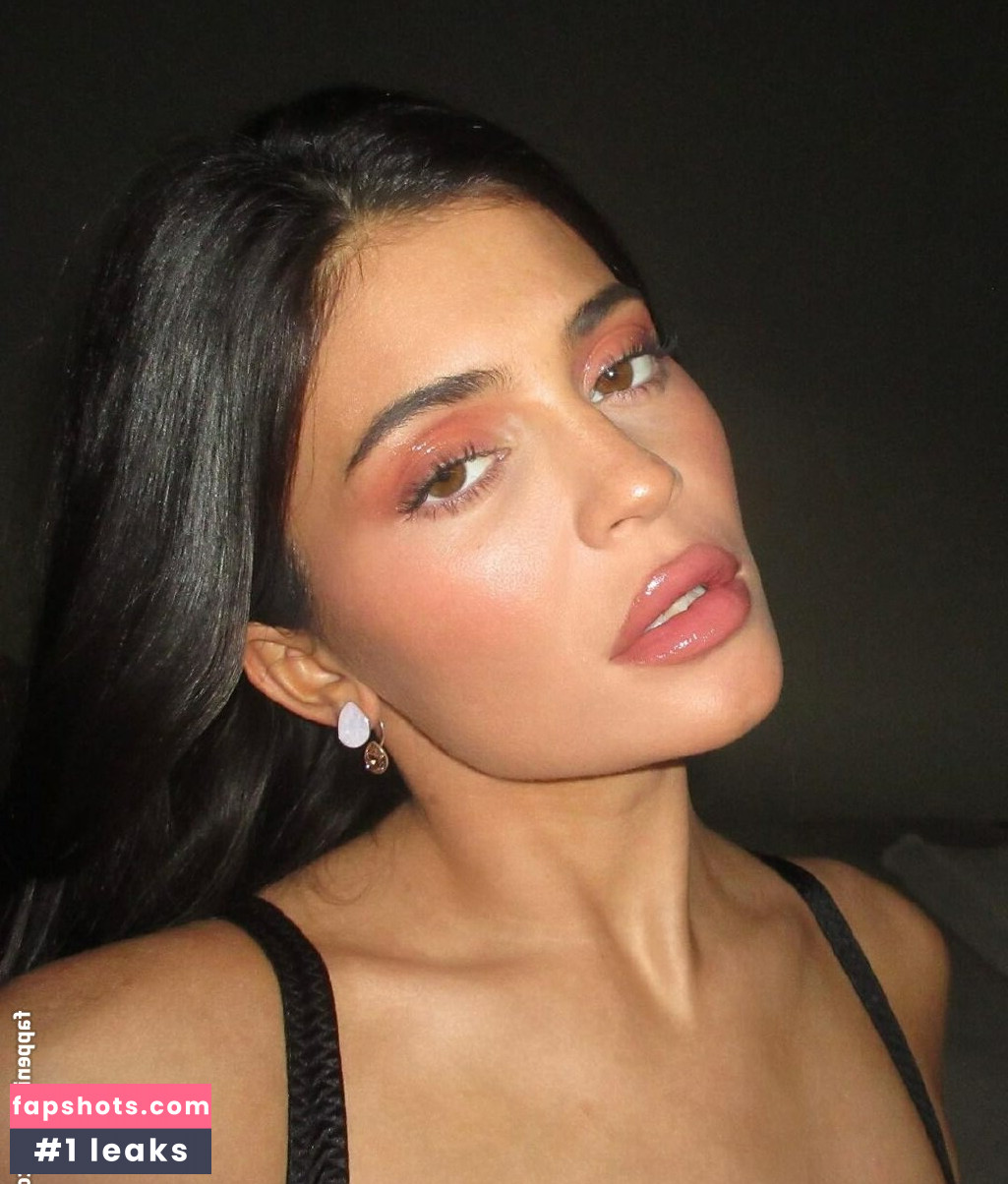 Kylie Jenner gallery photo #1625
