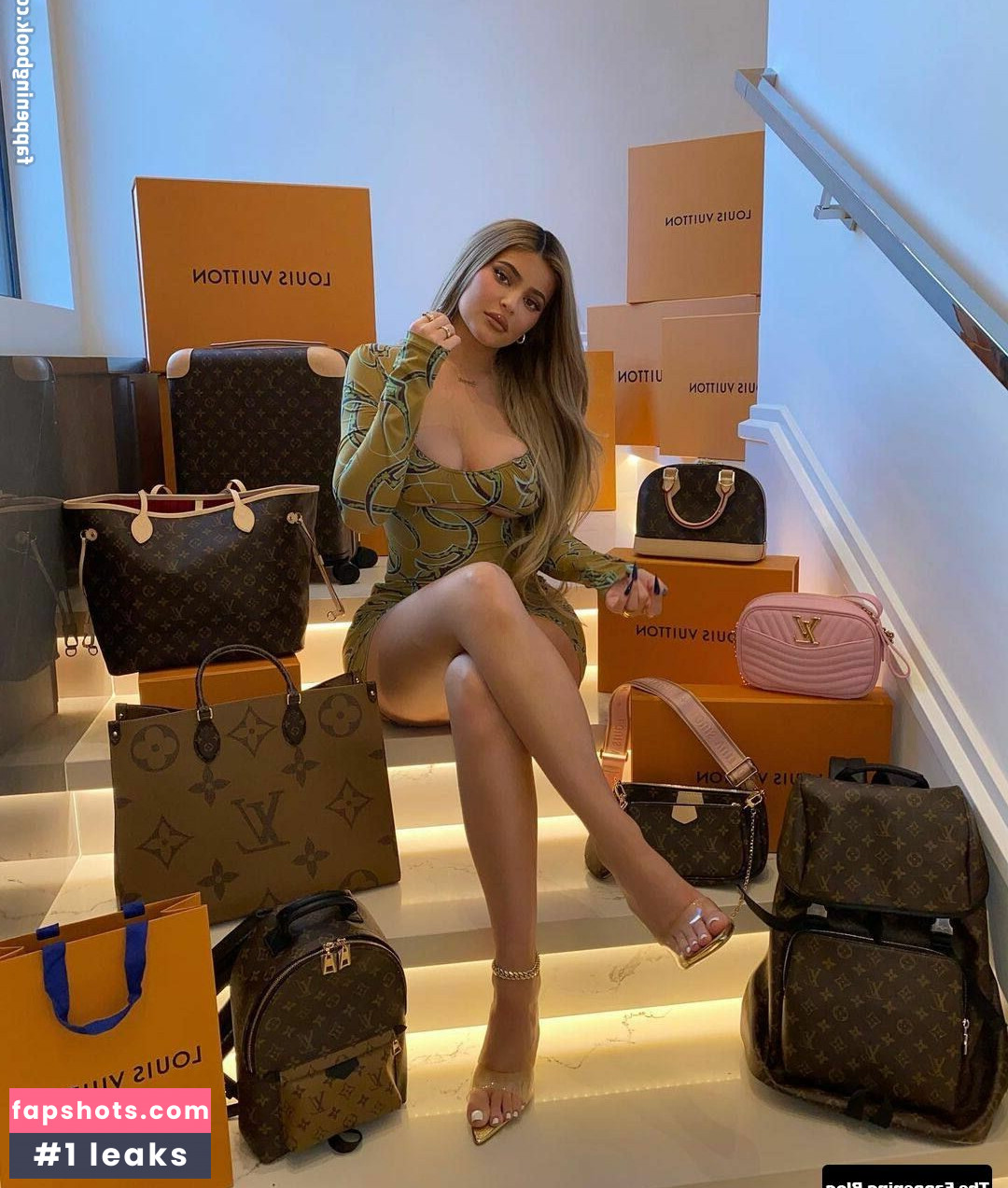 Kylie Jenner gallery photo #1668