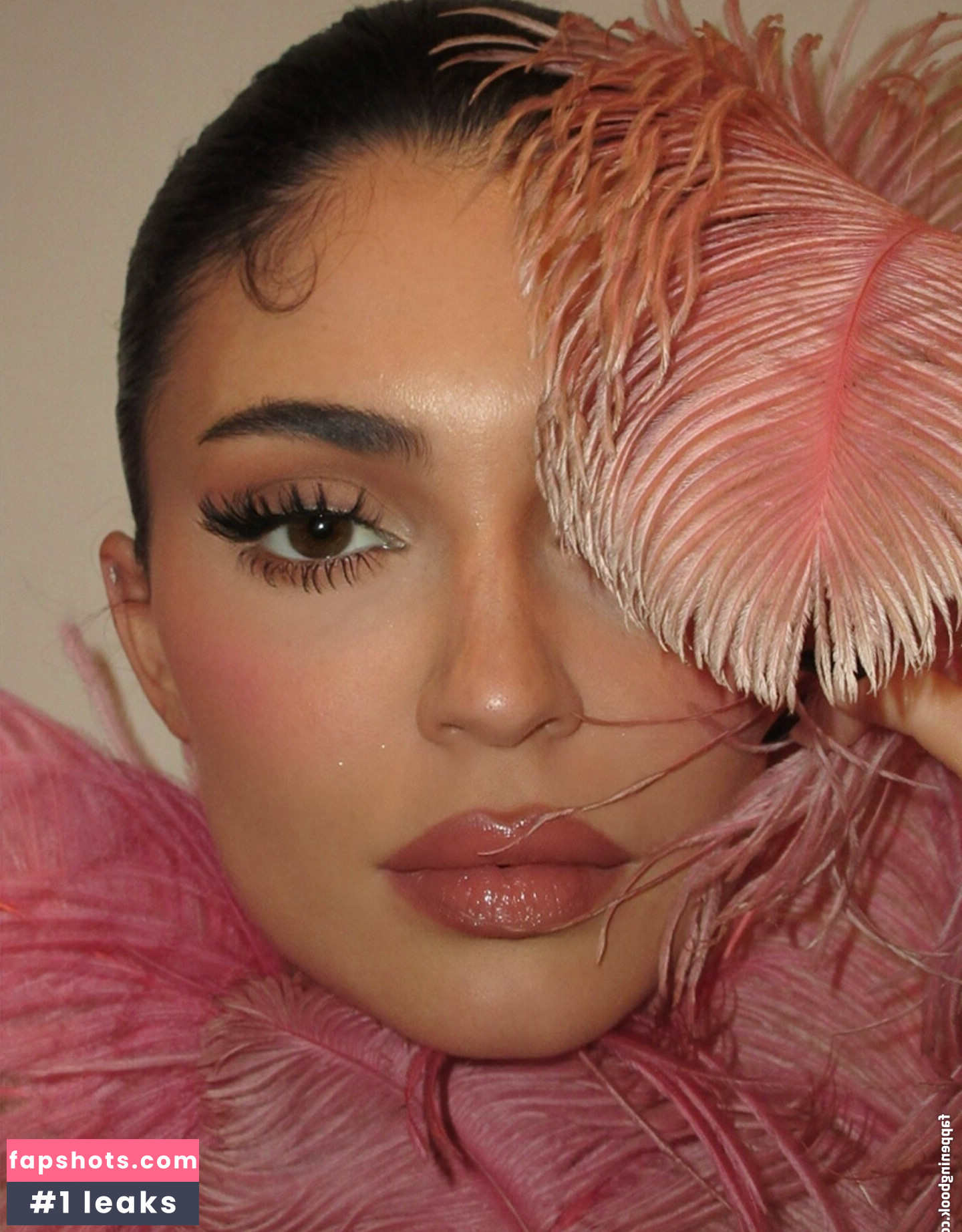 Kylie Jenner gallery photo #18