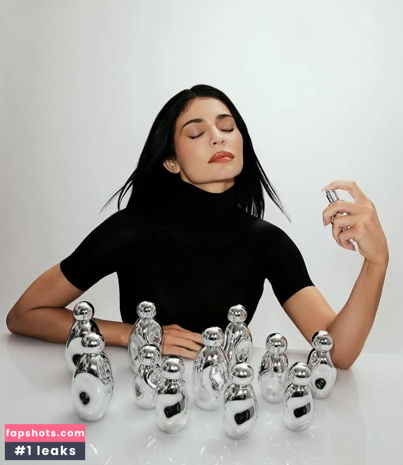 Kylie Jenner gallery photo #173