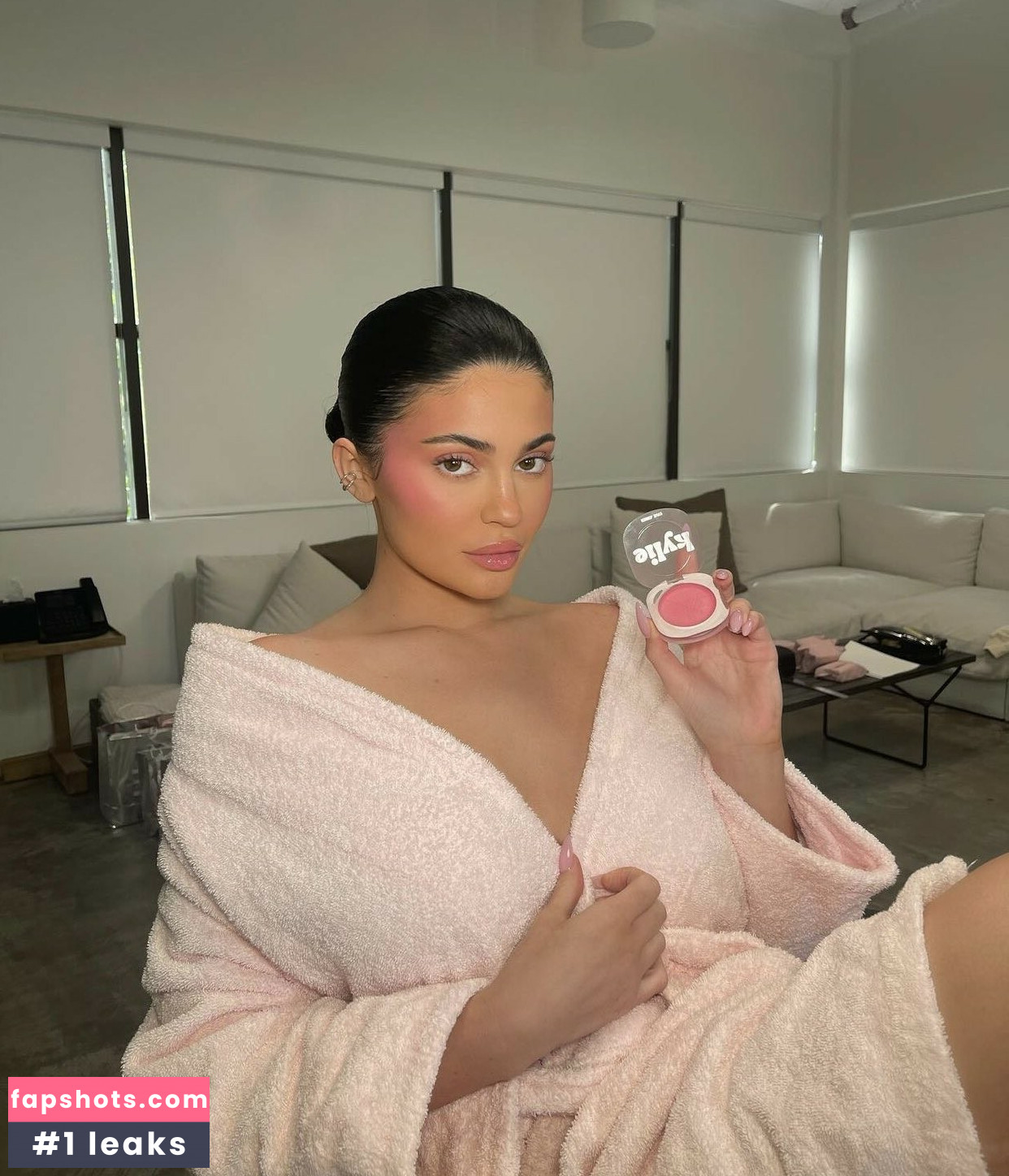 Kylie Jenner gallery photo #1744