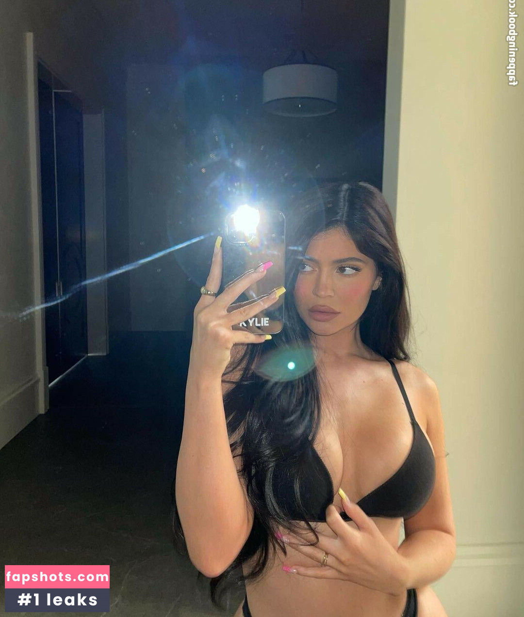 Kylie Jenner gallery photo #1750