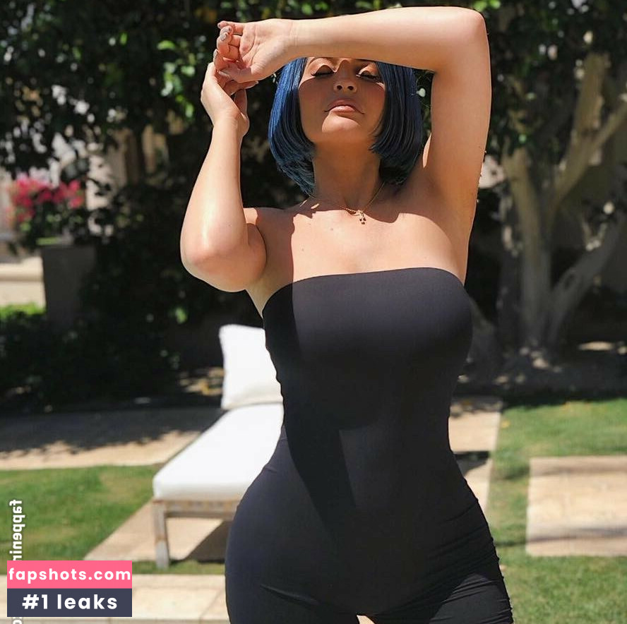 Kylie Jenner gallery photo #1758