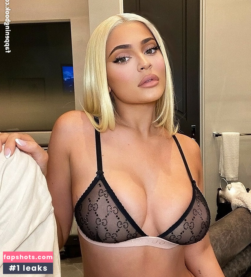 Kylie Jenner gallery photo #1765