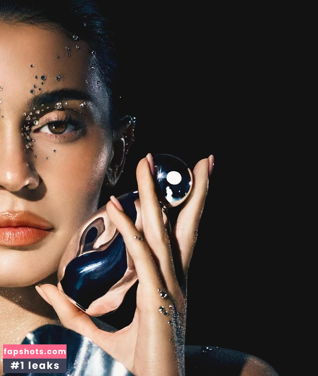 Kylie Jenner gallery photo #179