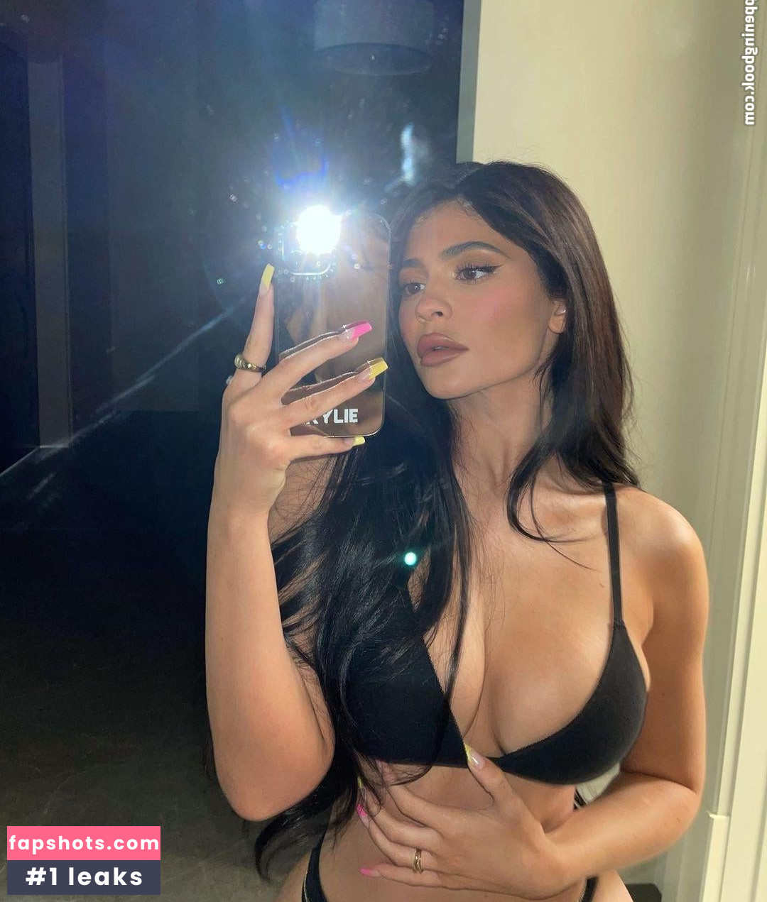 Kylie Jenner gallery photo #1974