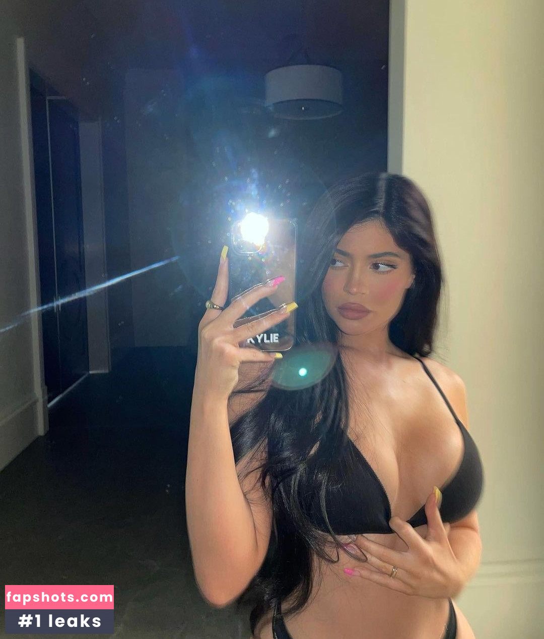 Kylie Jenner gallery photo #1976