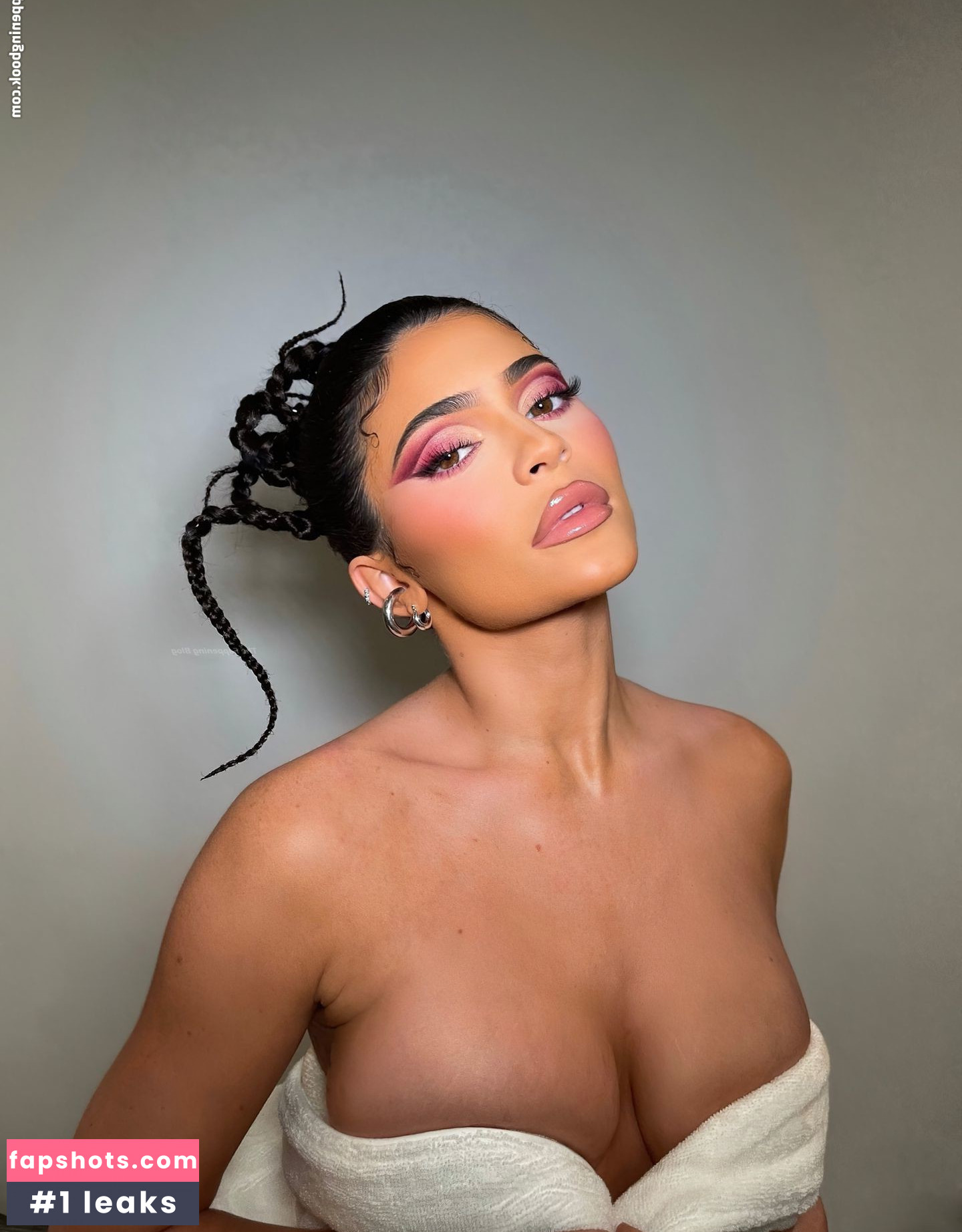 Kylie Jenner gallery photo #1998