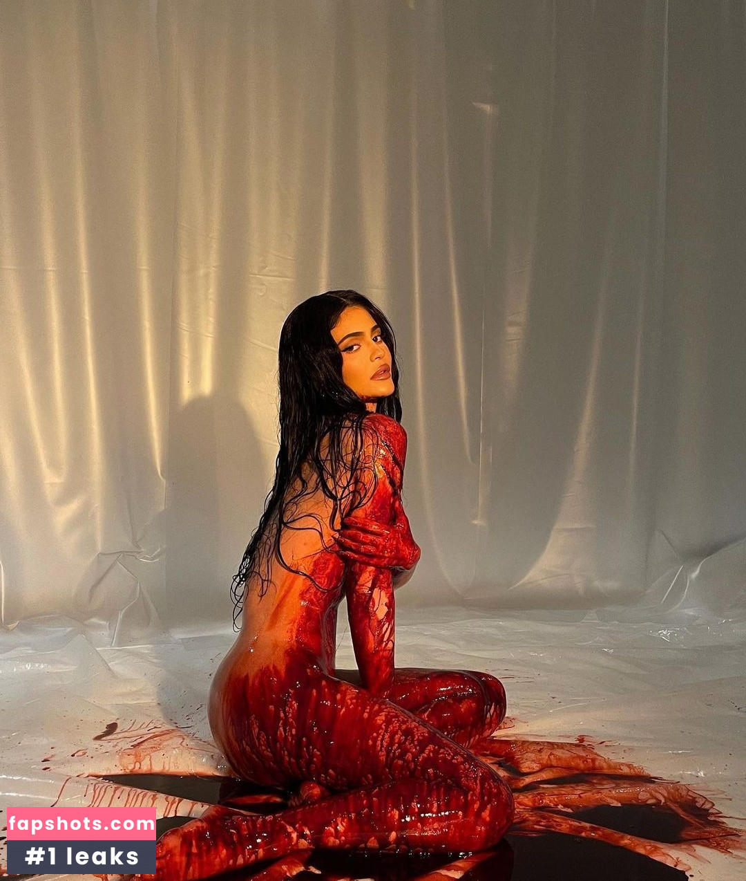 Kylie Jenner gallery photo #2000