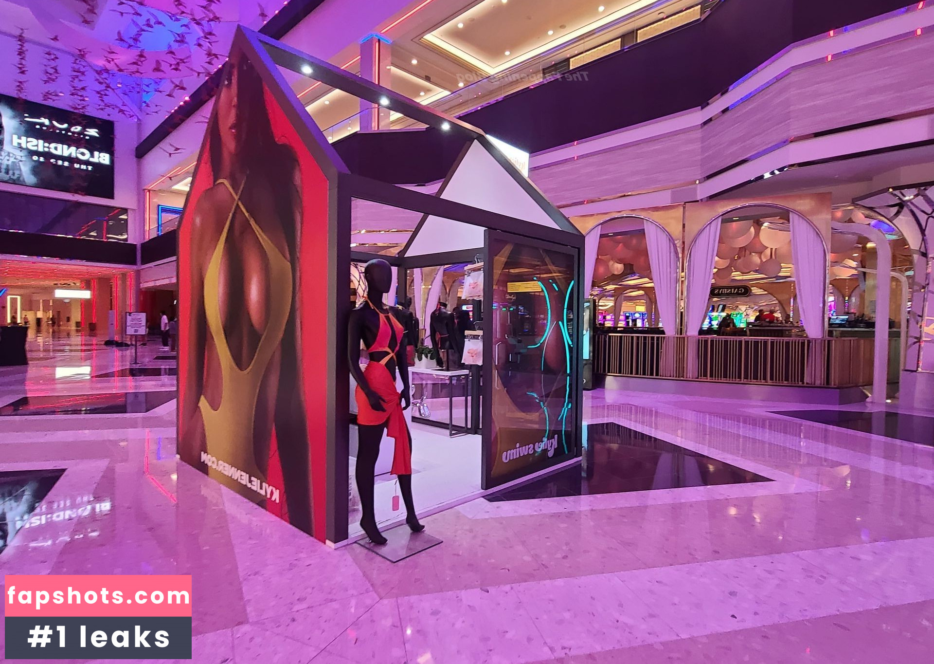 Kylie Jenner gallery photo #2011