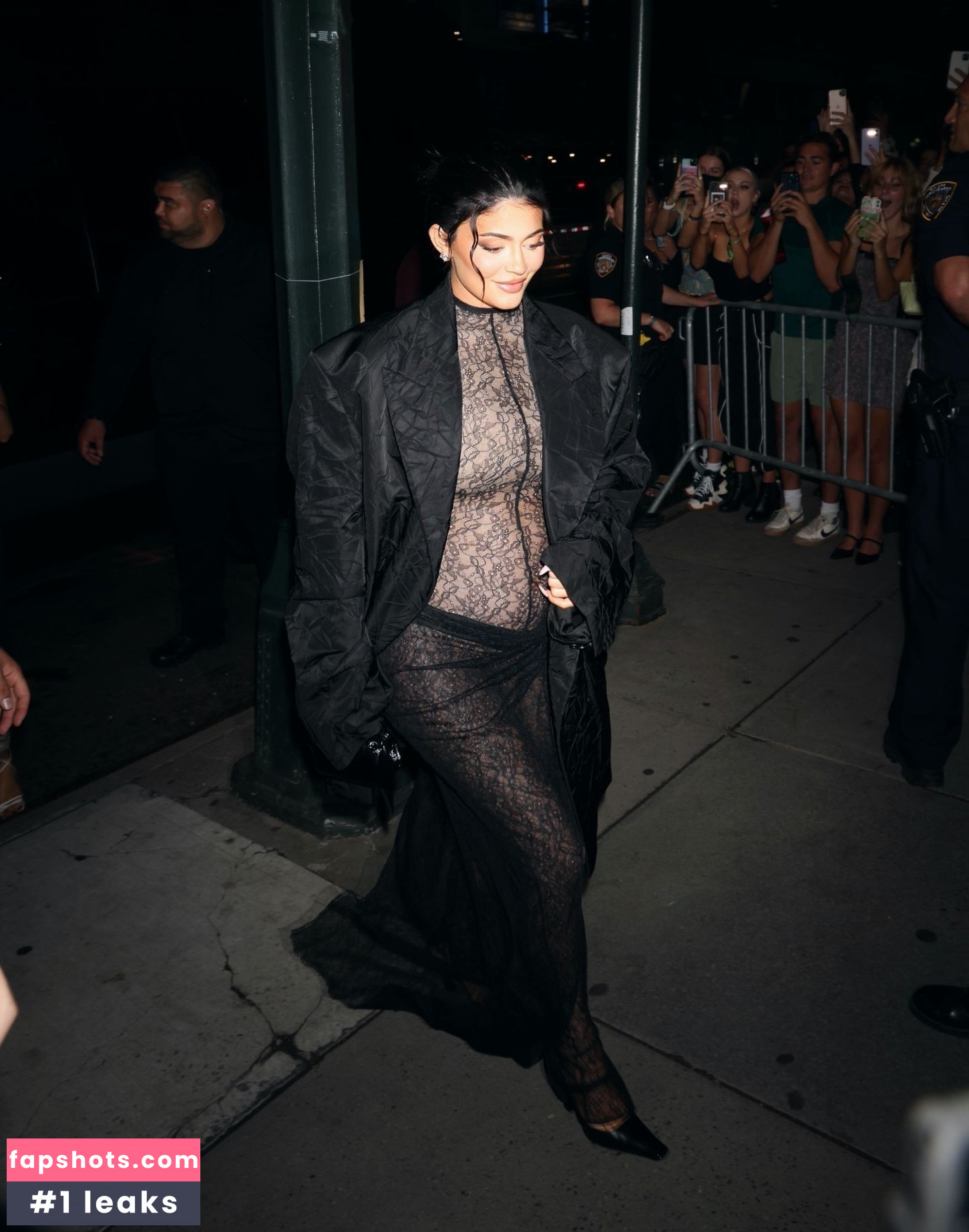 Kylie Jenner gallery photo #2022