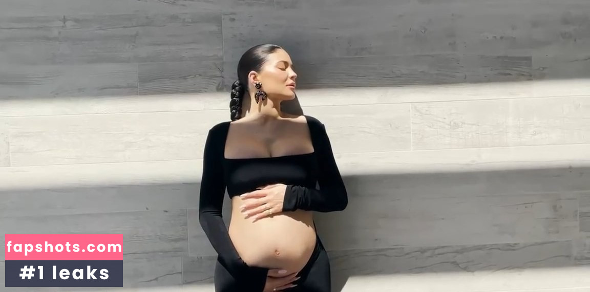 Kylie Jenner gallery photo #2028