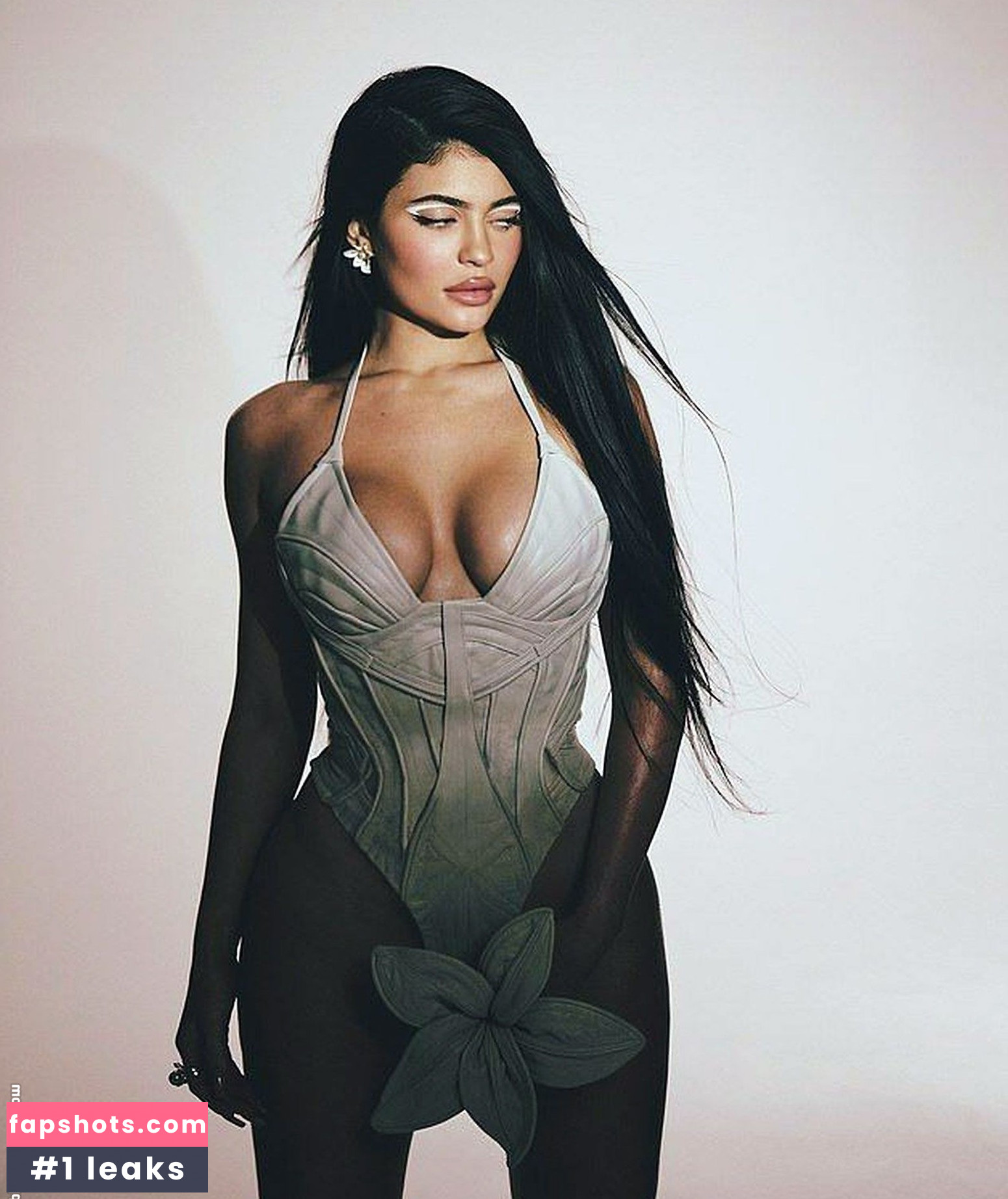 Kylie Jenner gallery photo #2047
