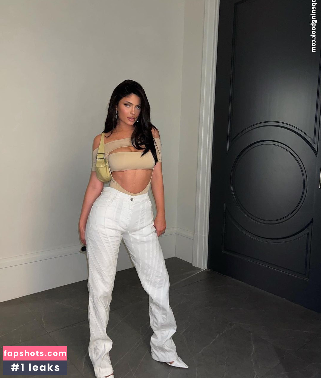 Kylie Jenner gallery photo #2087