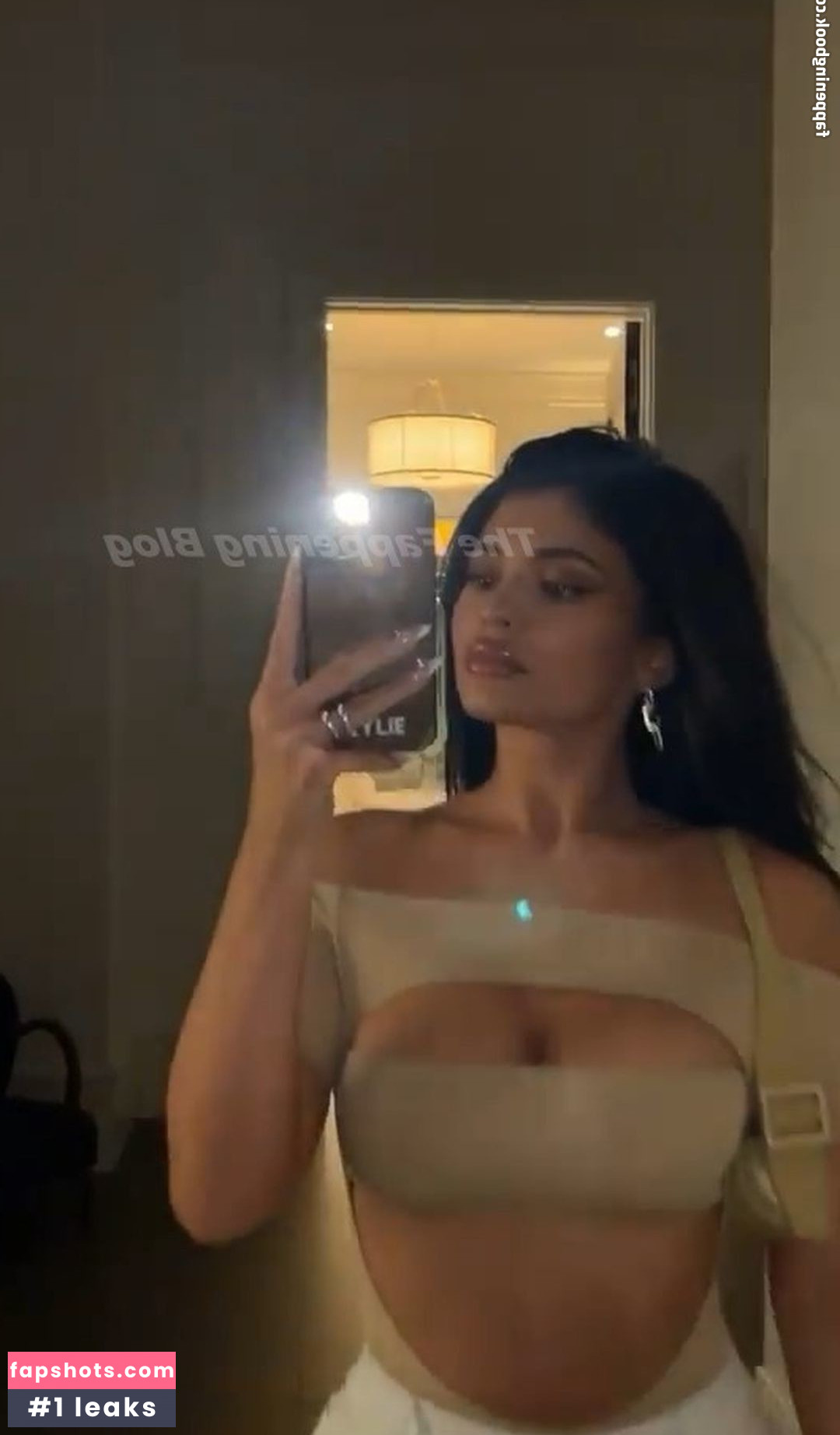 Kylie Jenner gallery photo #2089