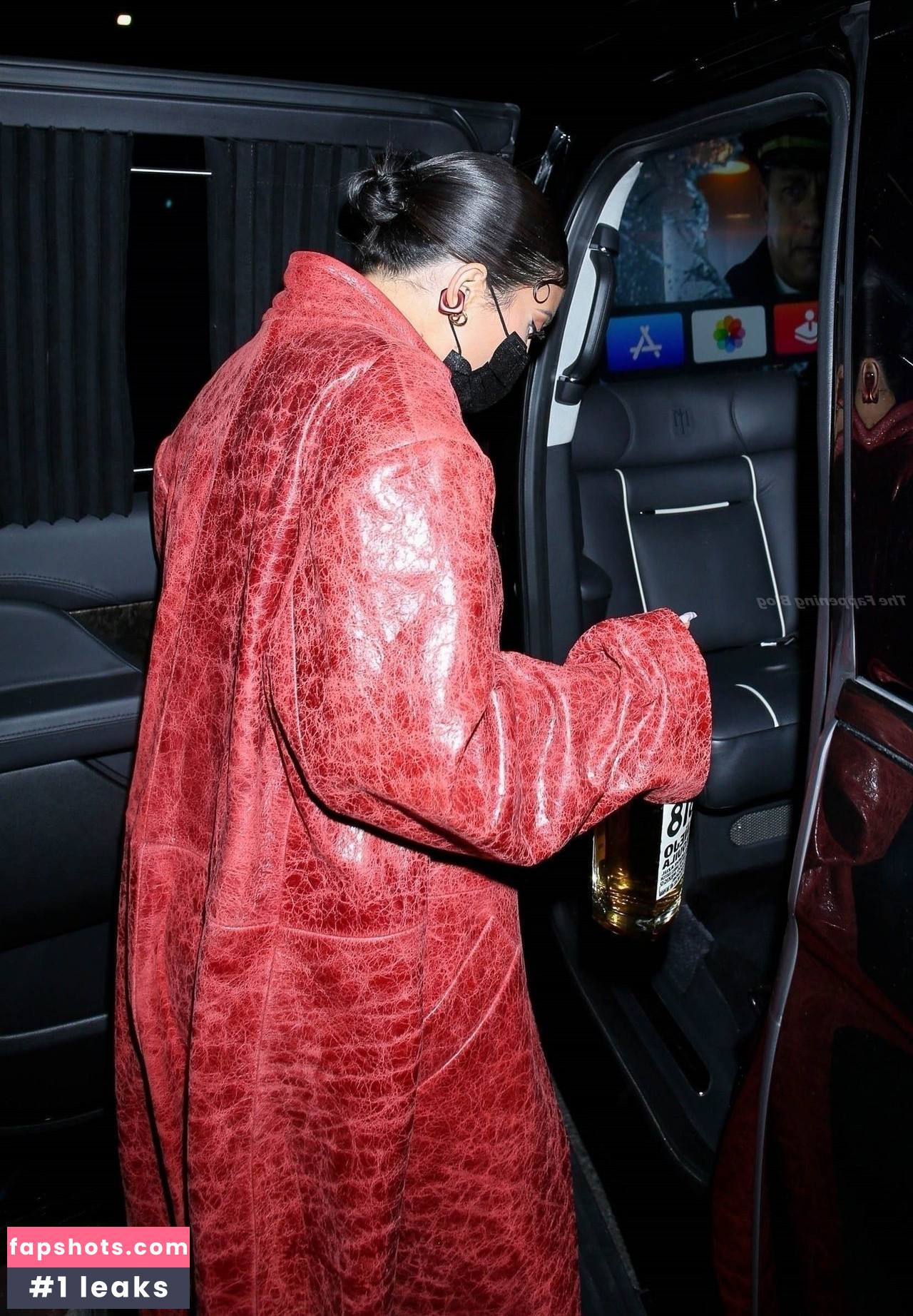 Kylie Jenner gallery photo #2117