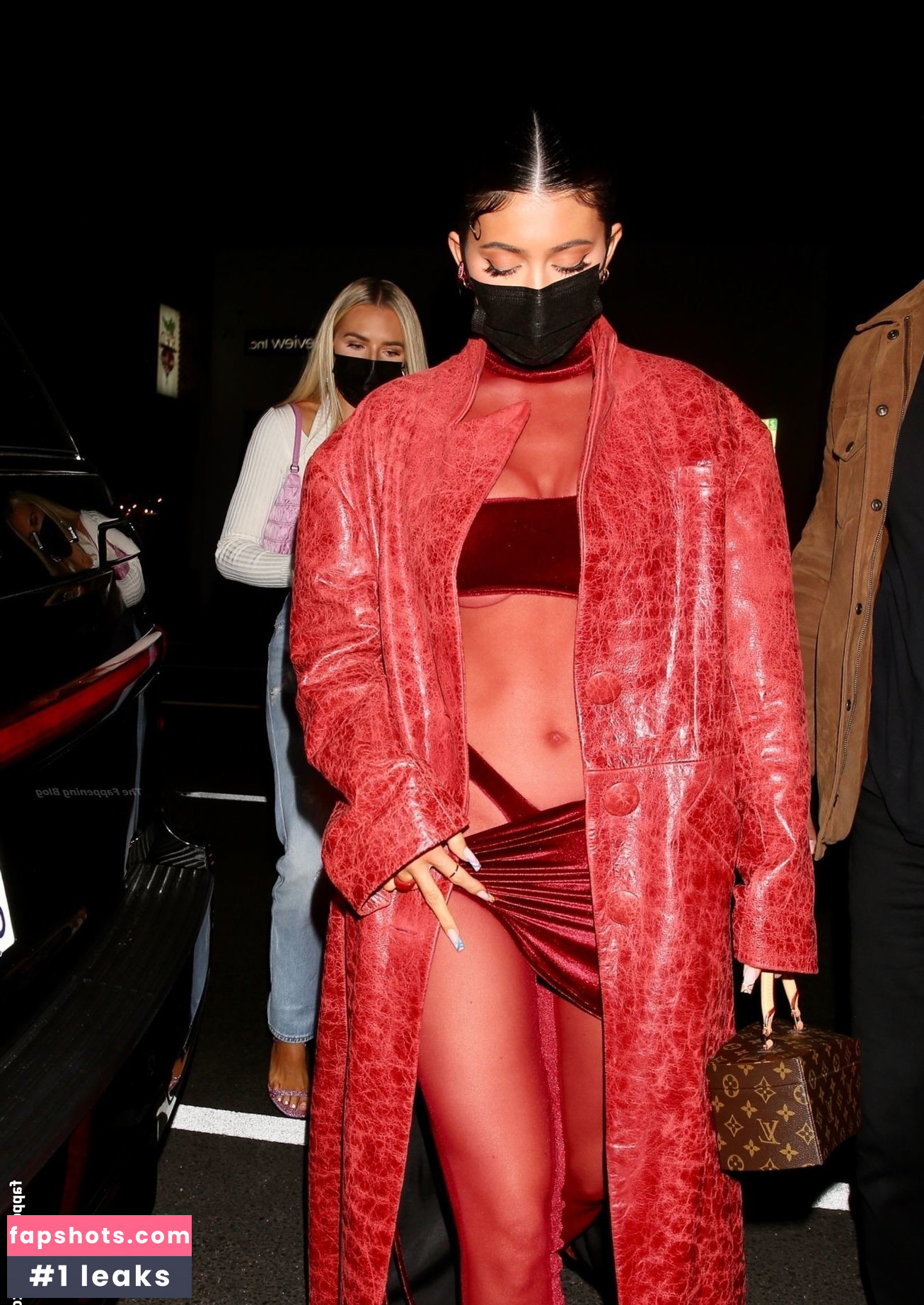 Kylie Jenner gallery photo #2121