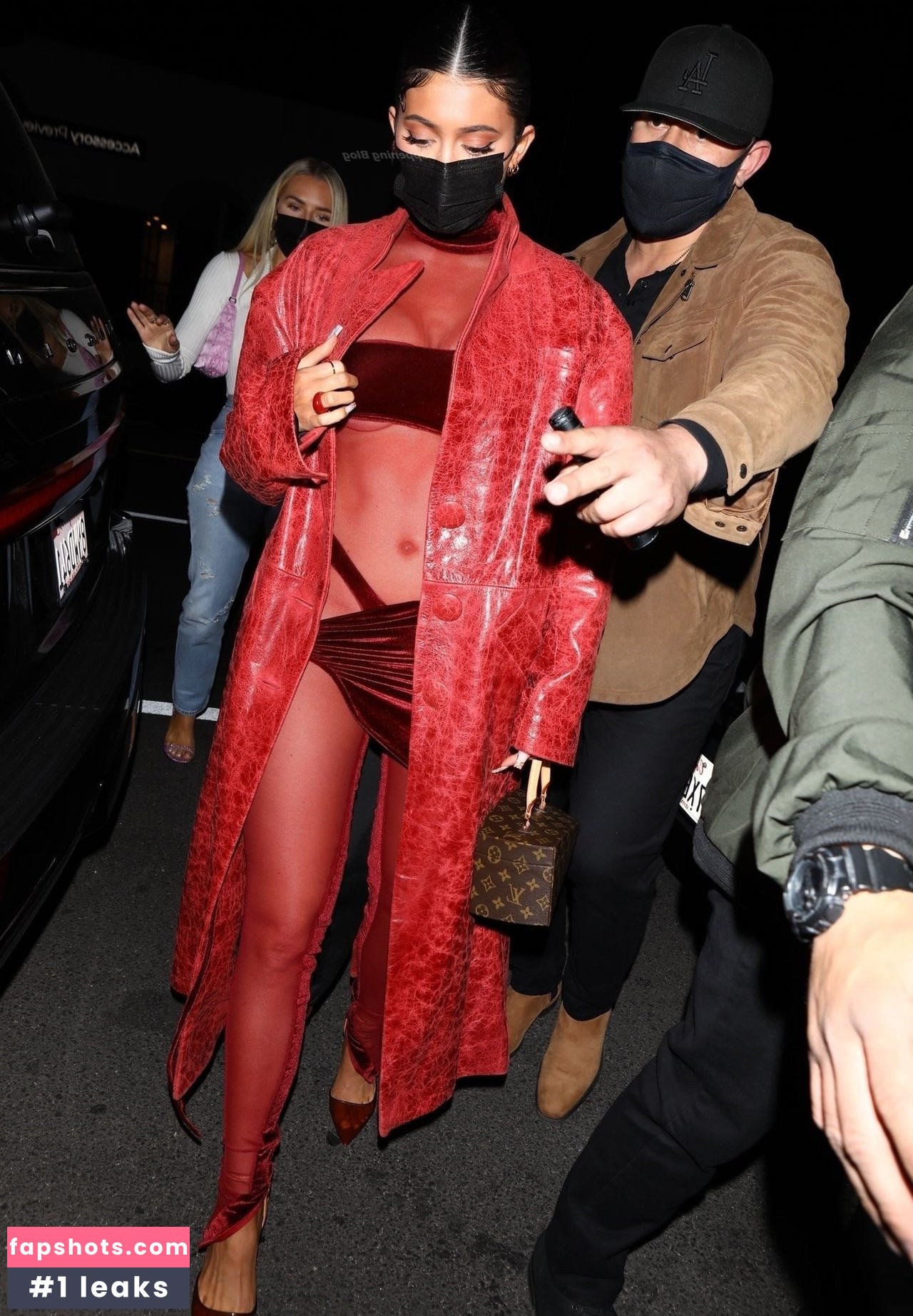 Kylie Jenner gallery photo #2123