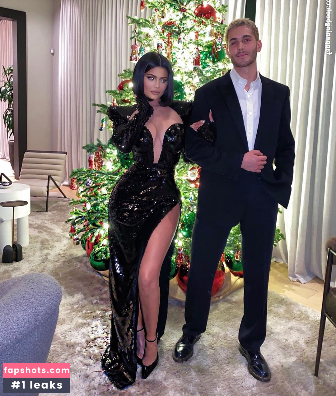 Kylie Jenner gallery photo #2213