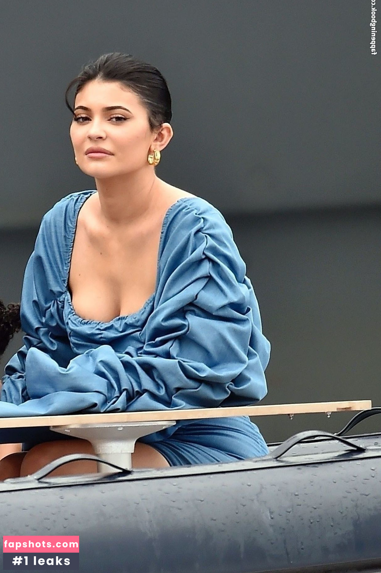 Kylie Jenner gallery photo #2230