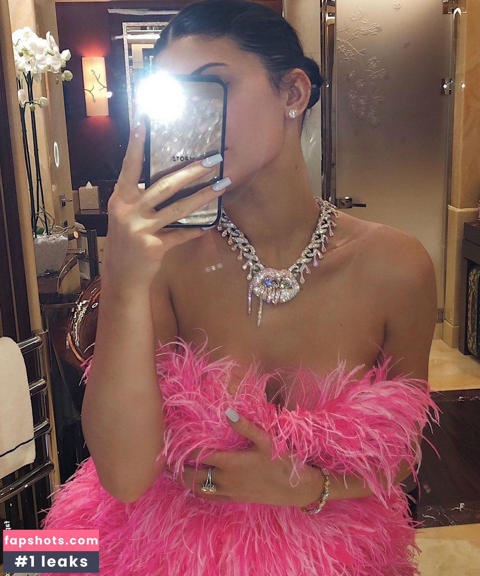 Kylie Jenner gallery photo #2233