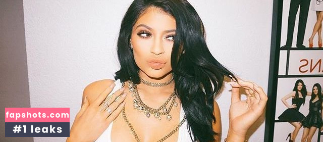 Kylie Jenner gallery photo #2270
