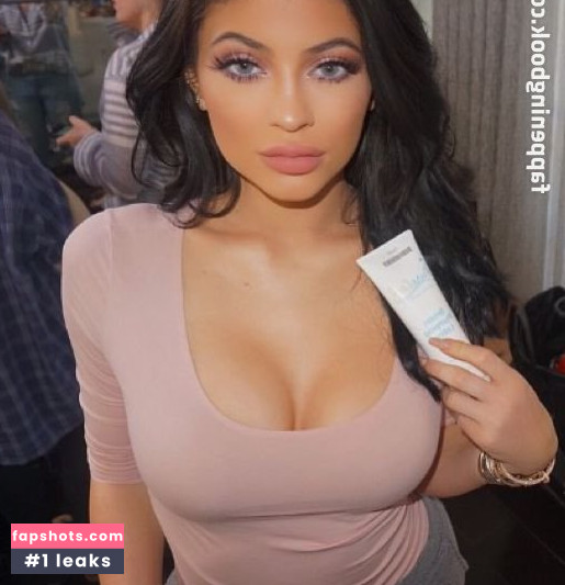 Kylie Jenner gallery photo #2271