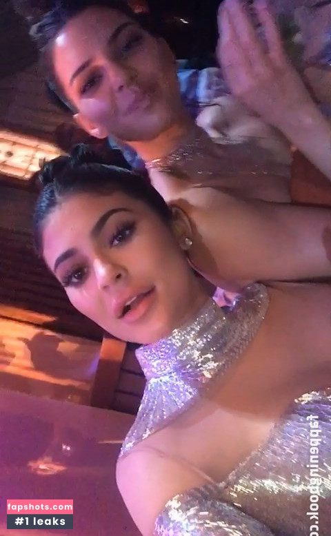 Kylie Jenner gallery photo #2339