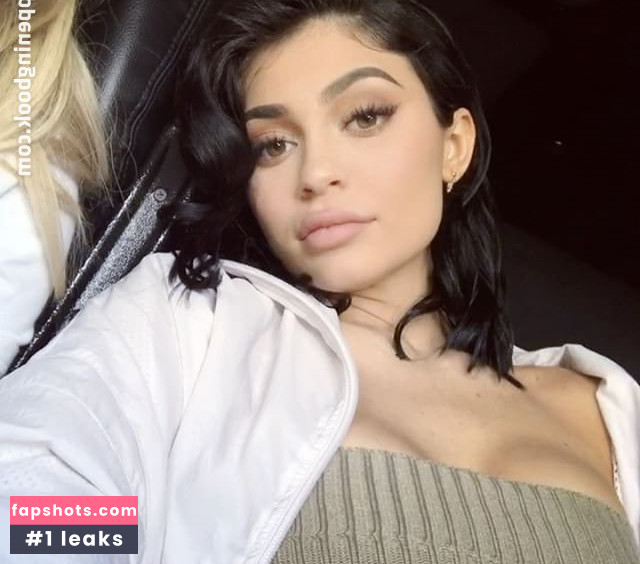 Kylie Jenner gallery photo #2350