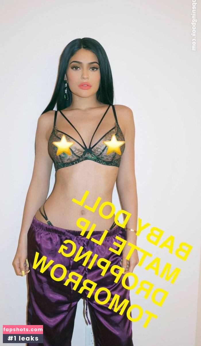 Kylie Jenner gallery photo #2352