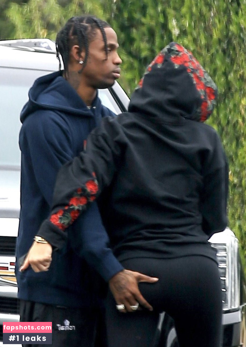 Kylie Jenner gallery photo #2354