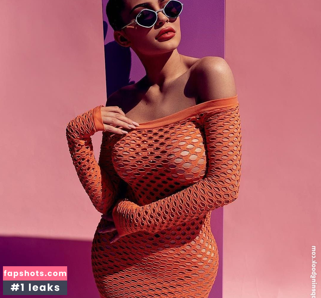 Kylie Jenner gallery photo #2357