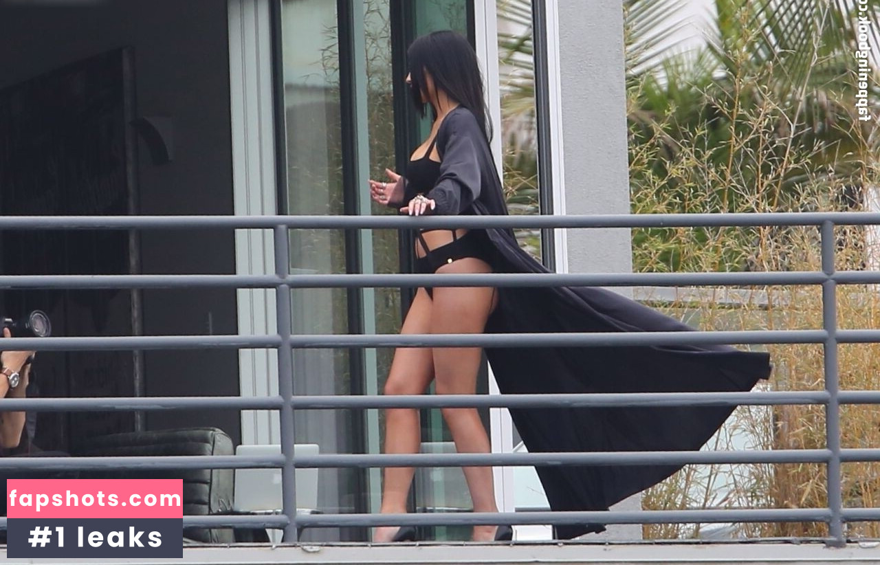 Kylie Jenner gallery photo #267